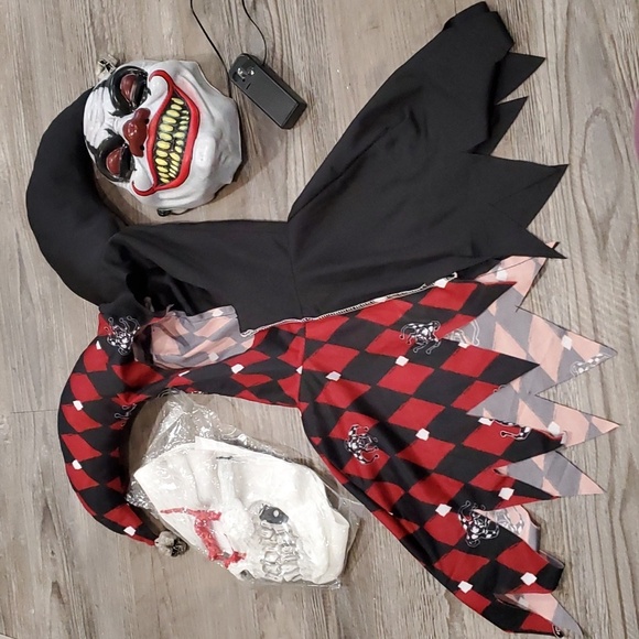 Sinister Jester/Scary Clown Costume Size Medium 8-10 - Picture 4 of 6